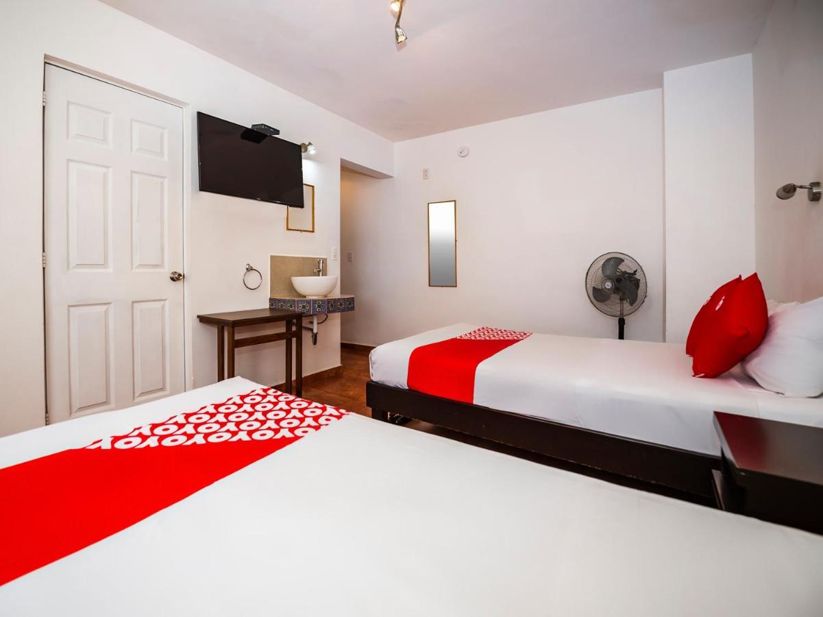 Itza Hotal & Cafe Hotel